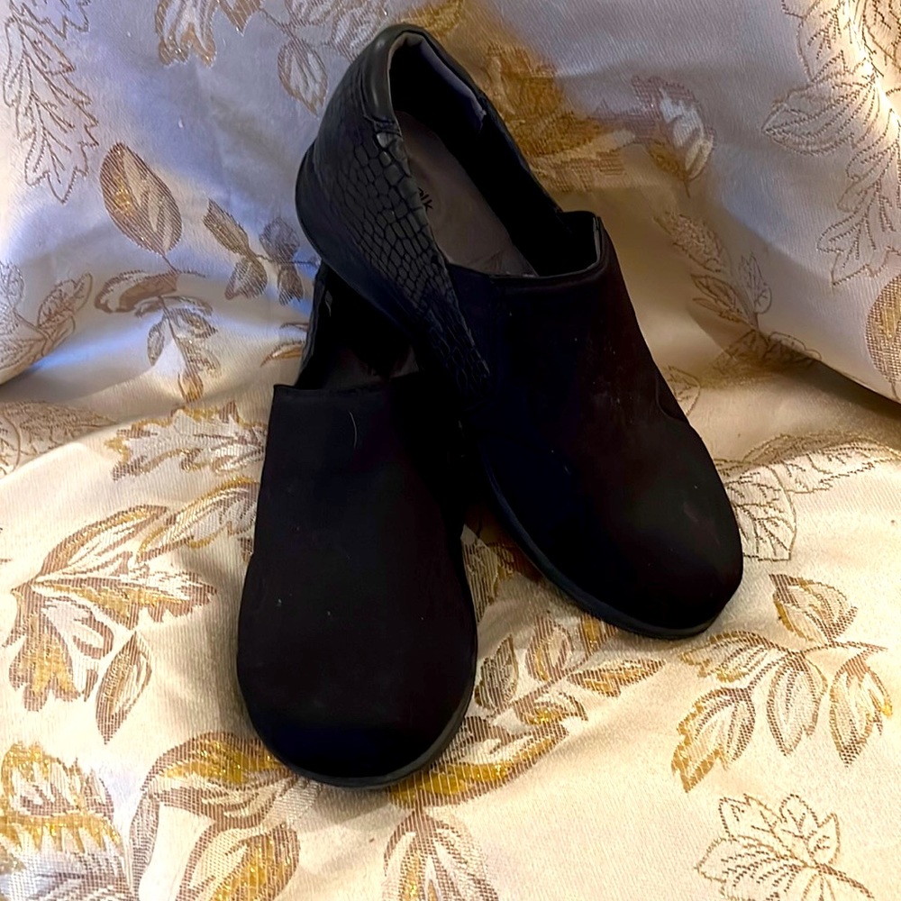Softwalk shoes. 10 WW